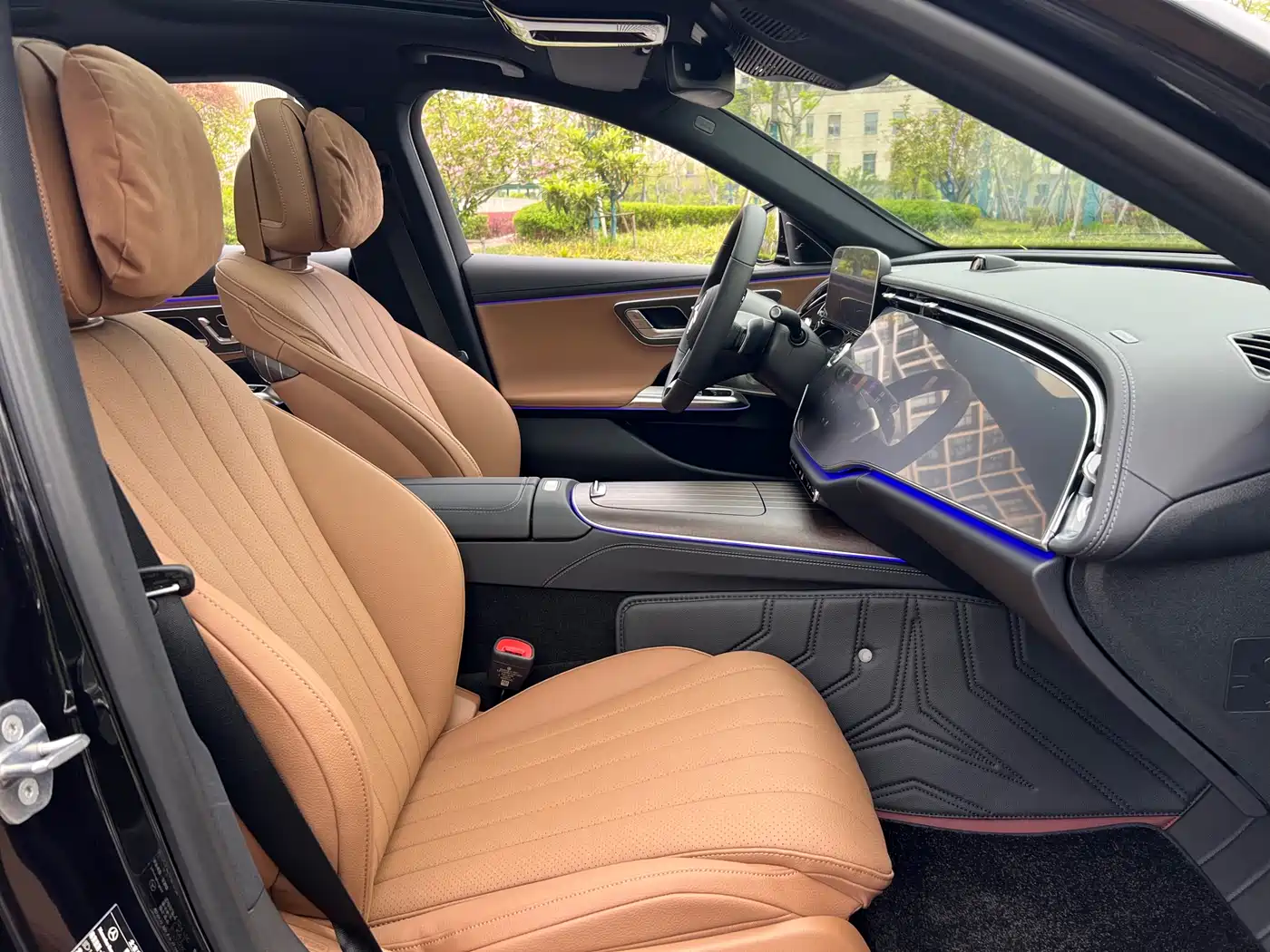 Mercedes-Benz E-Class 2024 Model E 300 L Luxury фото 12
