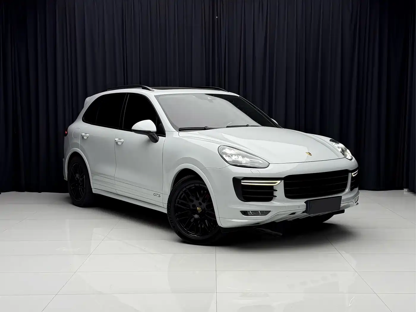 Porsche Cayenne 2015 Cayenne GTS 3.6T фото 3