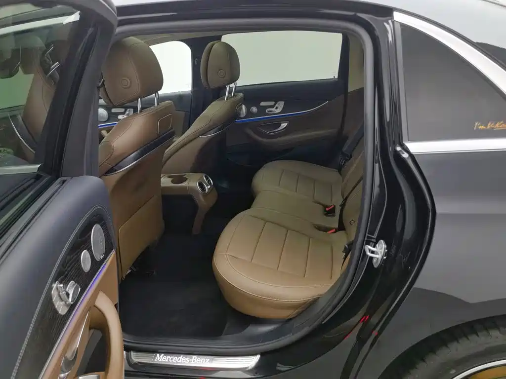 Mercedes-Benz E-Class, миниатюра 15