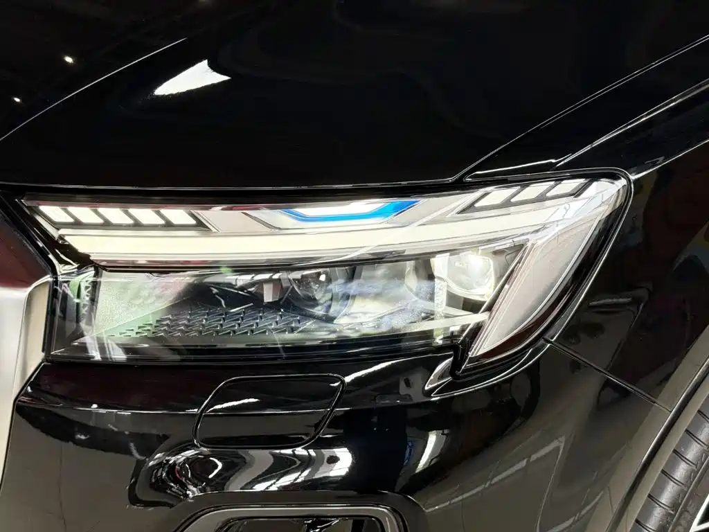 Audi Q7 2025 2025 55 TFSI quattro S line Premium