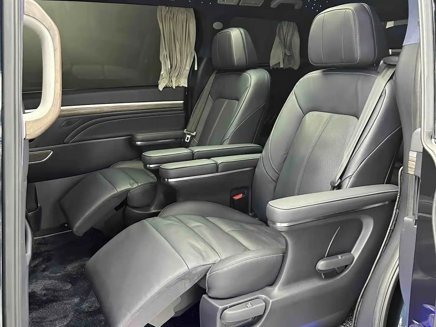 GAC Trumpchi Trumpchi M8 2021 Leading Show Series 390T Prestige Edition фото 9