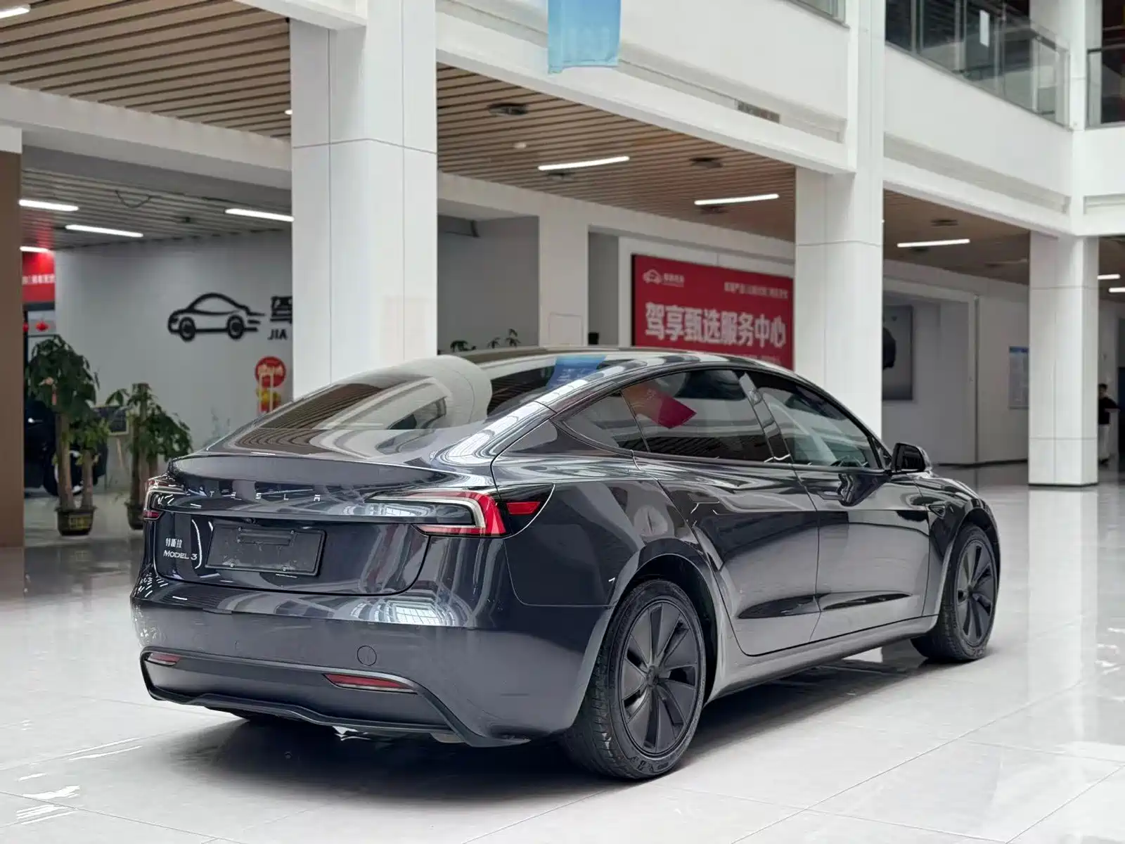 Фото 5 - Tesla Model 3