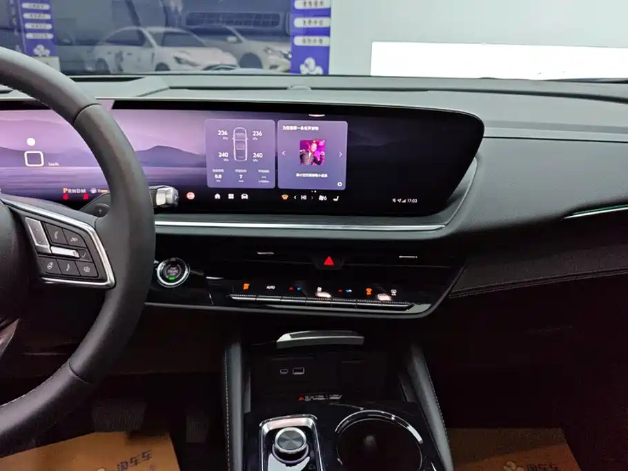 Buick Envision Plus 2025 2025 Enclave Plus 28T 2WD Platinum Edition