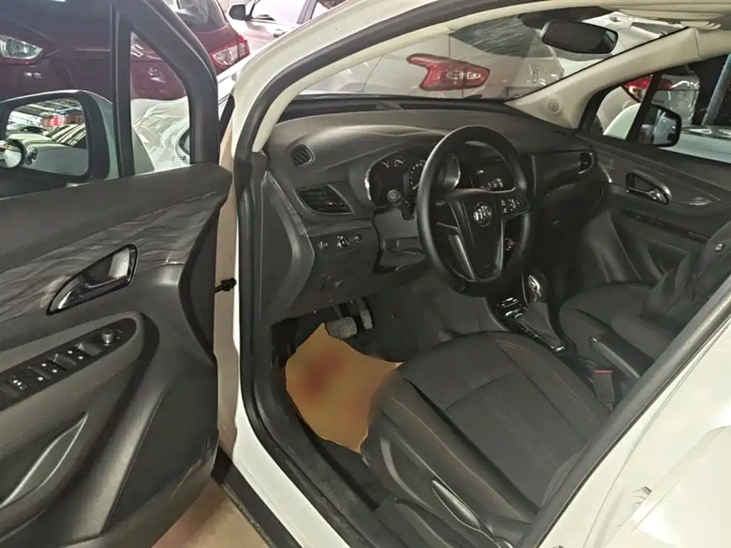 Buick Encore 2018 18T Automatic 2WD Urban Leading фото 16