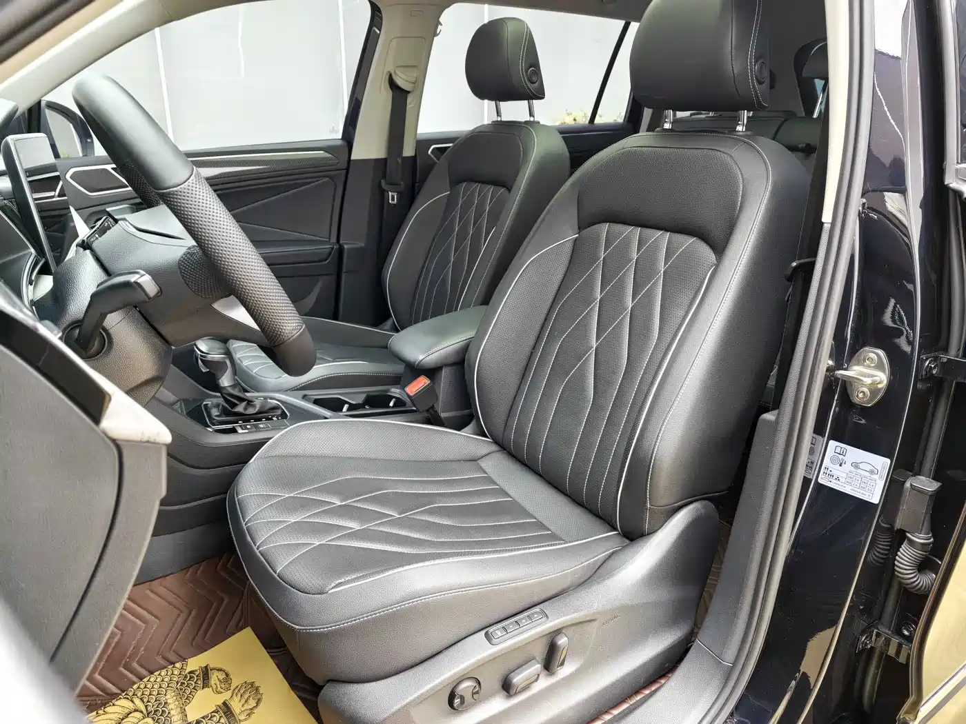 Volkswagen Tiguan L 2023 330TSI Auto 2WD R-Line Premium Edition фото 8