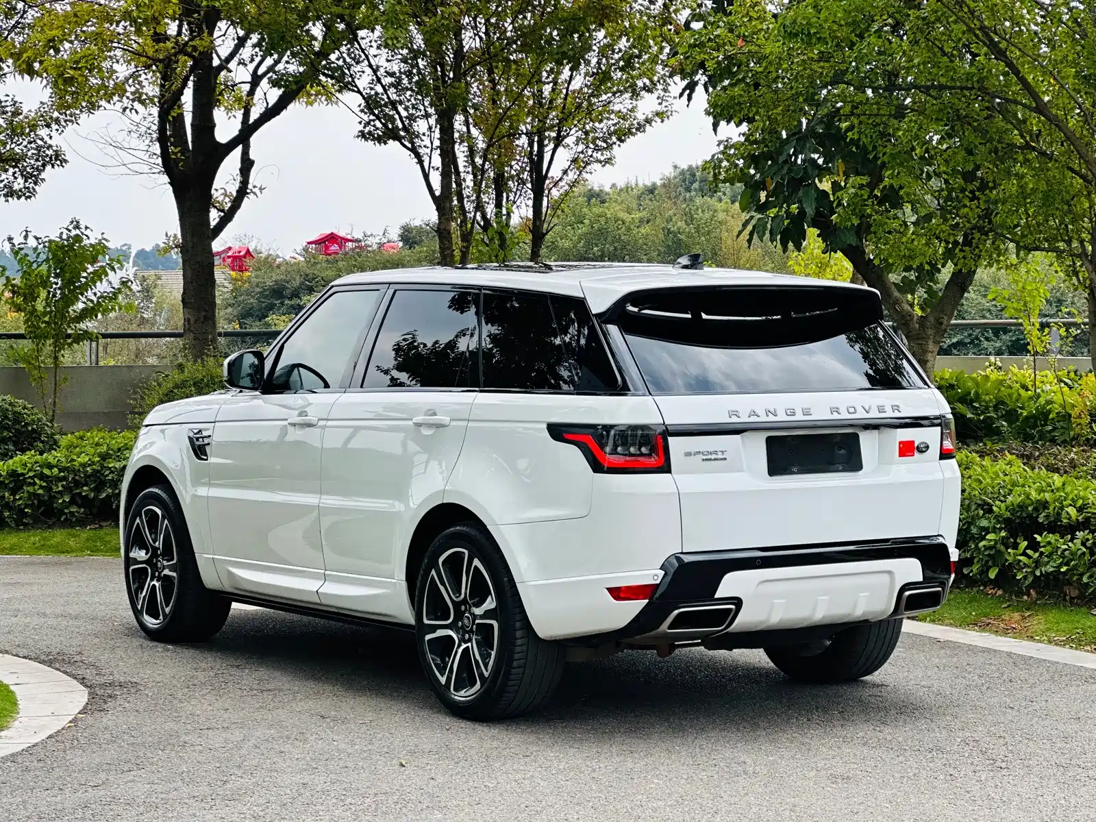 Фото 11 - Land Rover Range Rover Sport