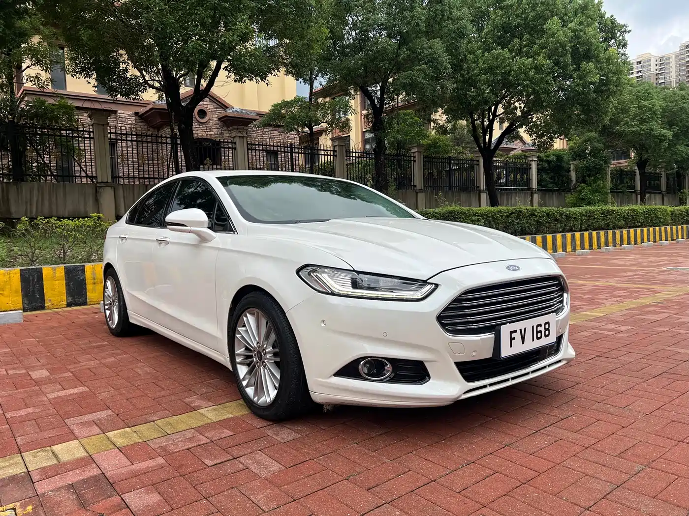Фото 3 - Ford Mondeo