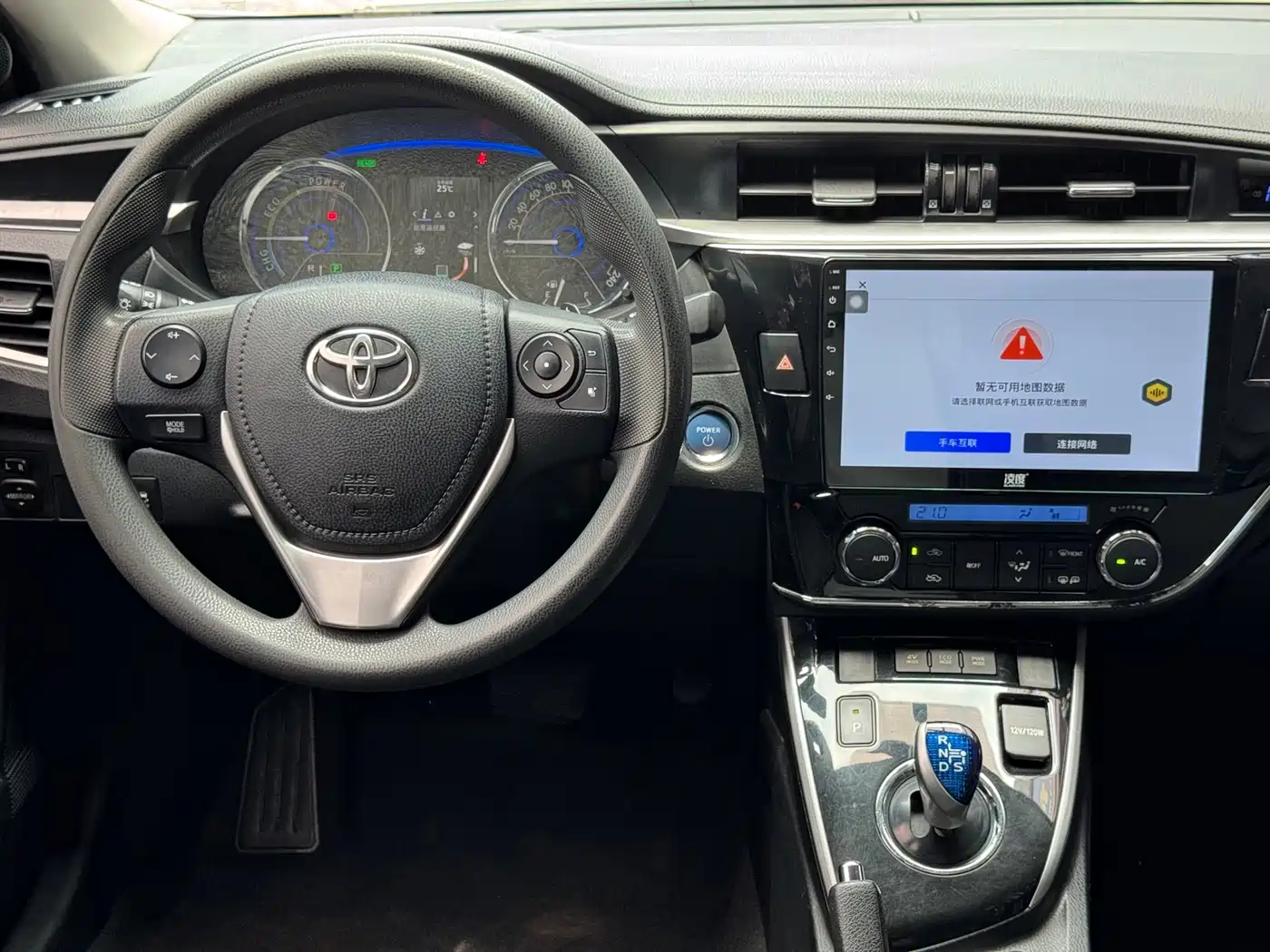 Toyota Corolla 2016 Dual Hybrid 1.8L E-CVT Pioneer Edition фото 14