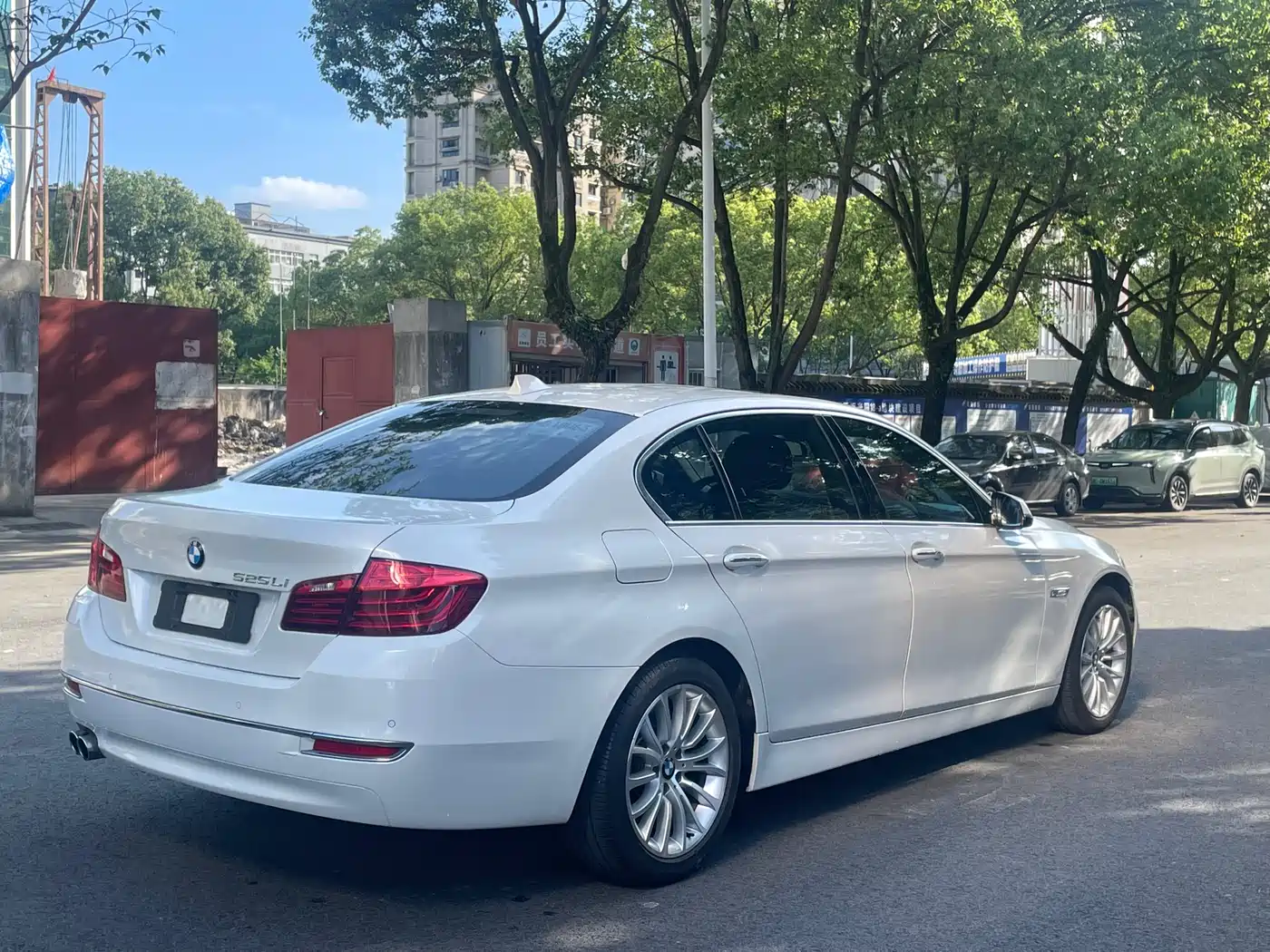 BMW 5 Series 2017 525Li Luxury Design Package фото 5