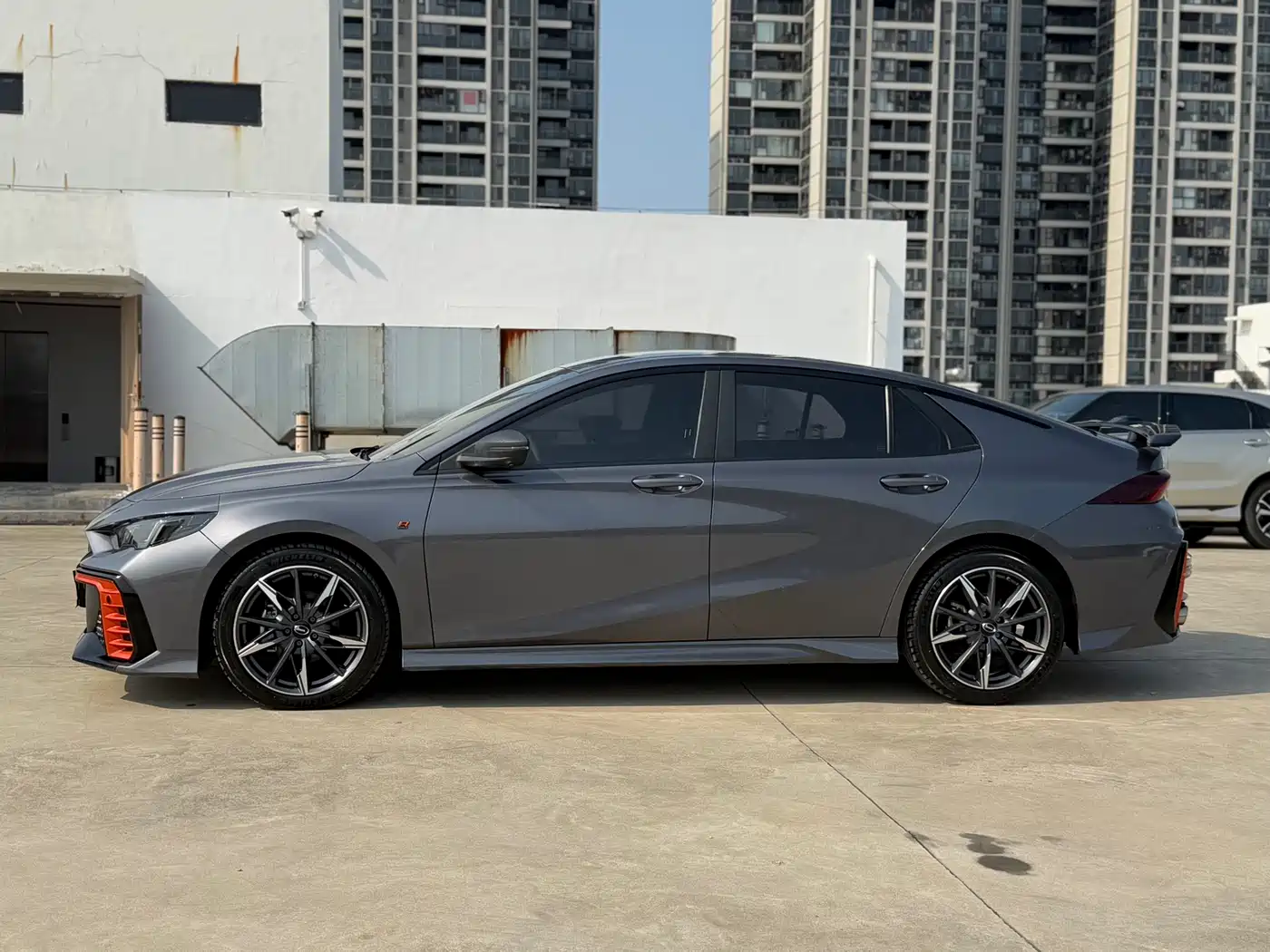 GAC Trumpchi Trumpchi Emkoo 2024 Model 270T DCT Shadow Leopard R-Style Edition фото 17