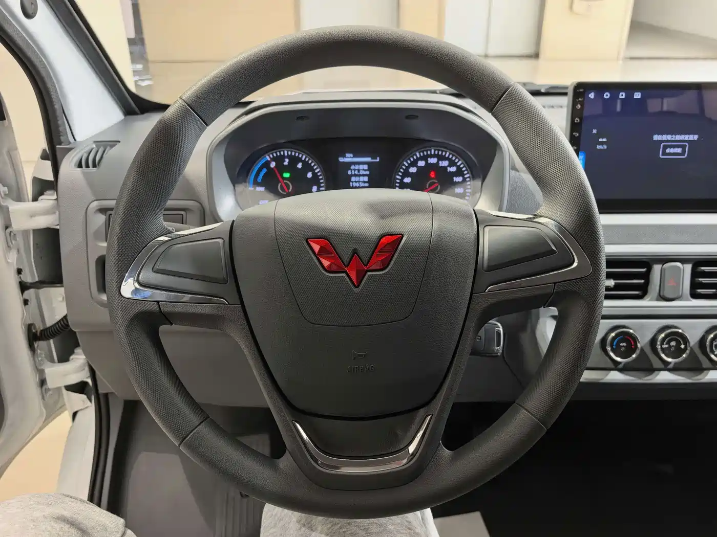 Wuling Motors Wuling Yangguang 2026 2026 Model 440km Passenger Van Comfort Version (6-Seater)