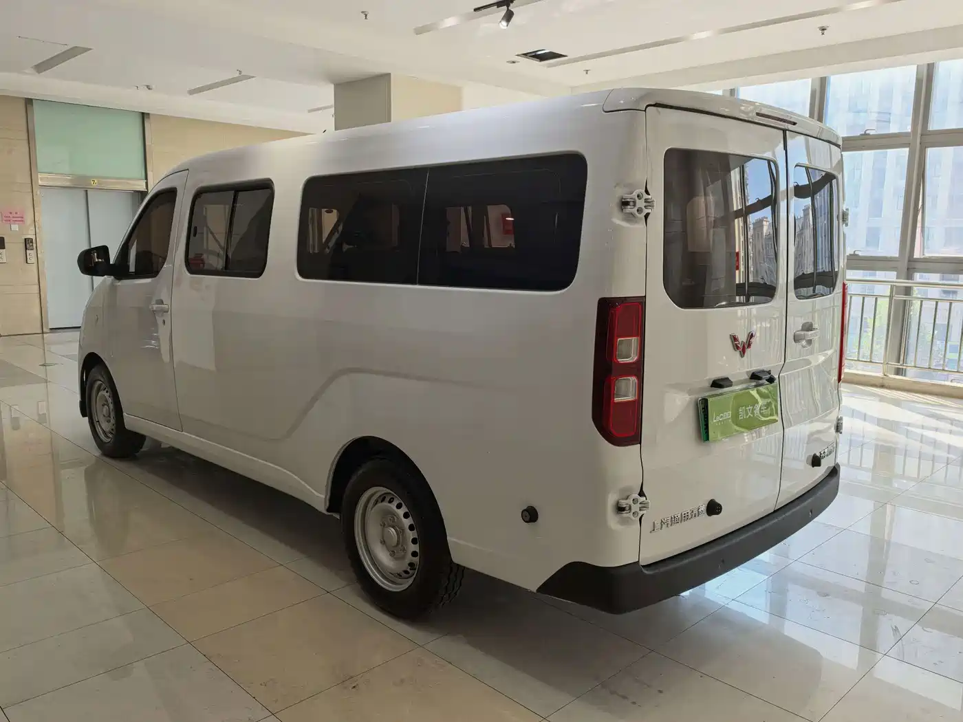 Wuling Motors Wuling Yangguang 2026 2026 Model 440km Passenger Van Comfort Version (6-Seater)