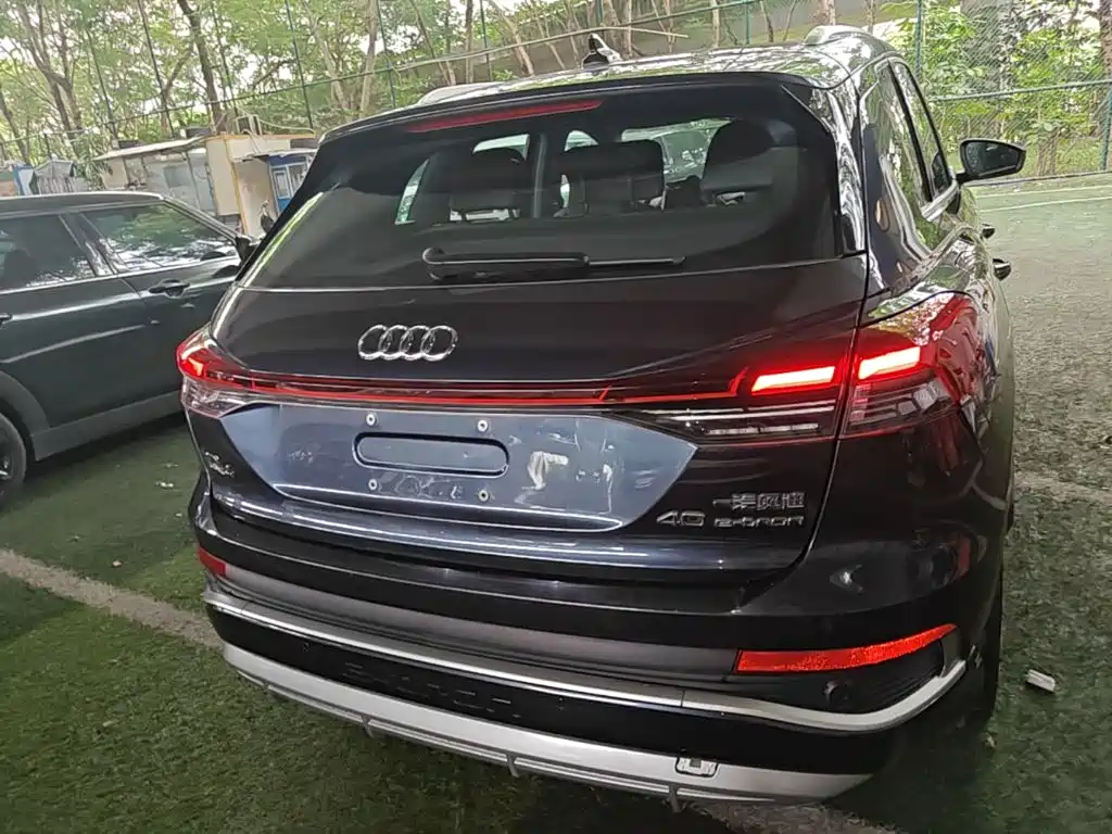 Фото 6 - Audi Q4 e-tron