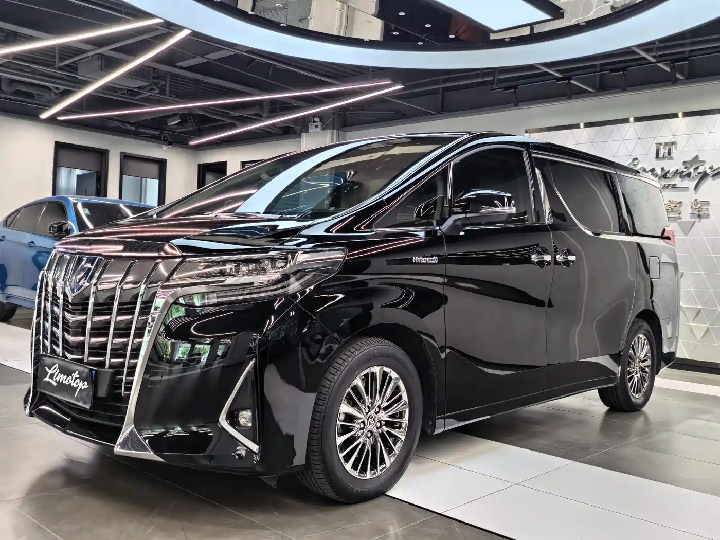 Toyota Alphard 2021 Hybrid 2.5L Premium фото 3