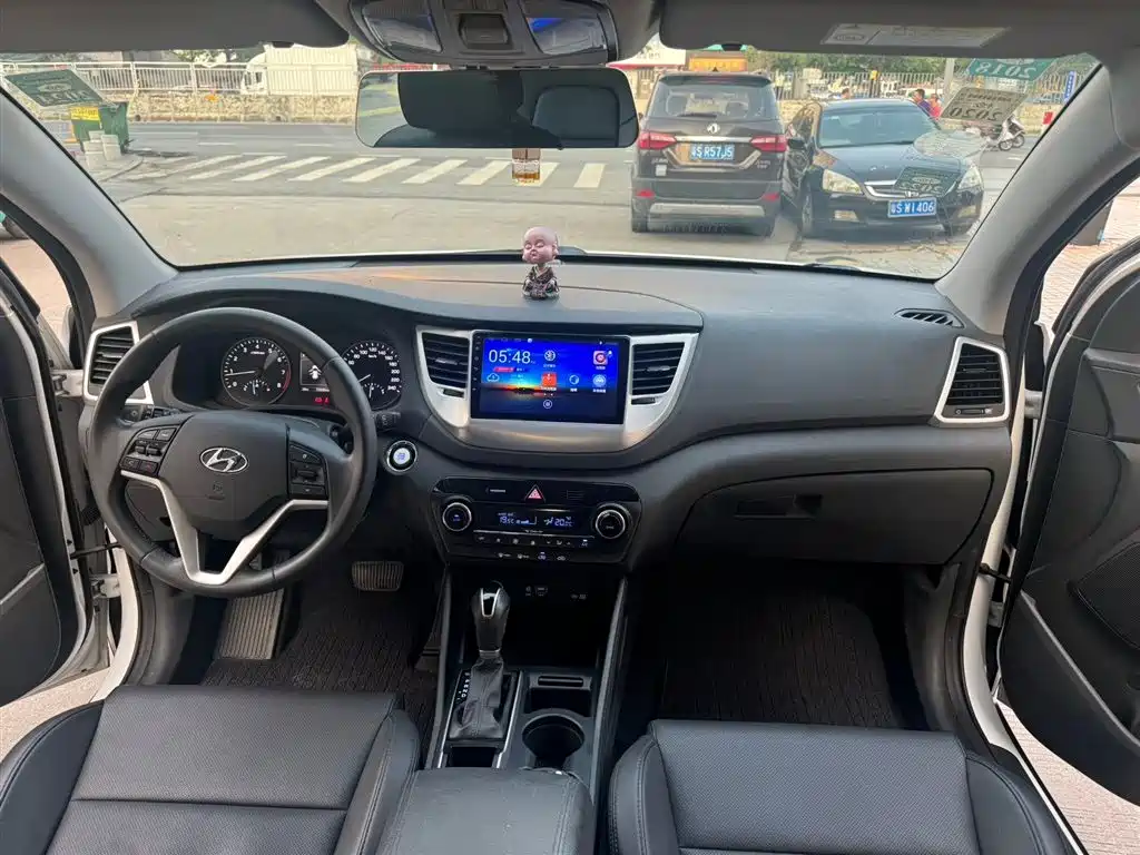 Hyundai Tucson 2015 1.6T Dual Clutch 2WD Smart фото 8