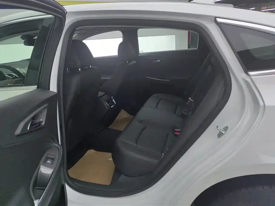 Chevrolet Malibu XL 2023 1.5T RS Edition фото 11