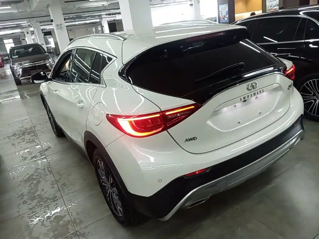 Infiniti QX30 2017 2017 Model 2.0T 4WD Fashion