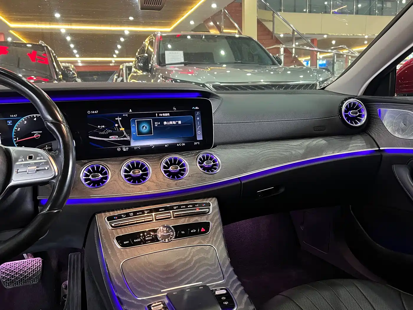 Mercedes-Benz CLS 2018 CLS 300 Luxury фото 12