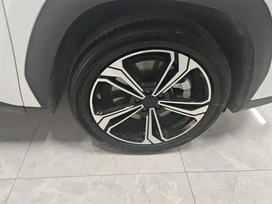 Geely Galaxy Galaxy L7 2025 EM-i 115km Explorer+ Edition фото 6