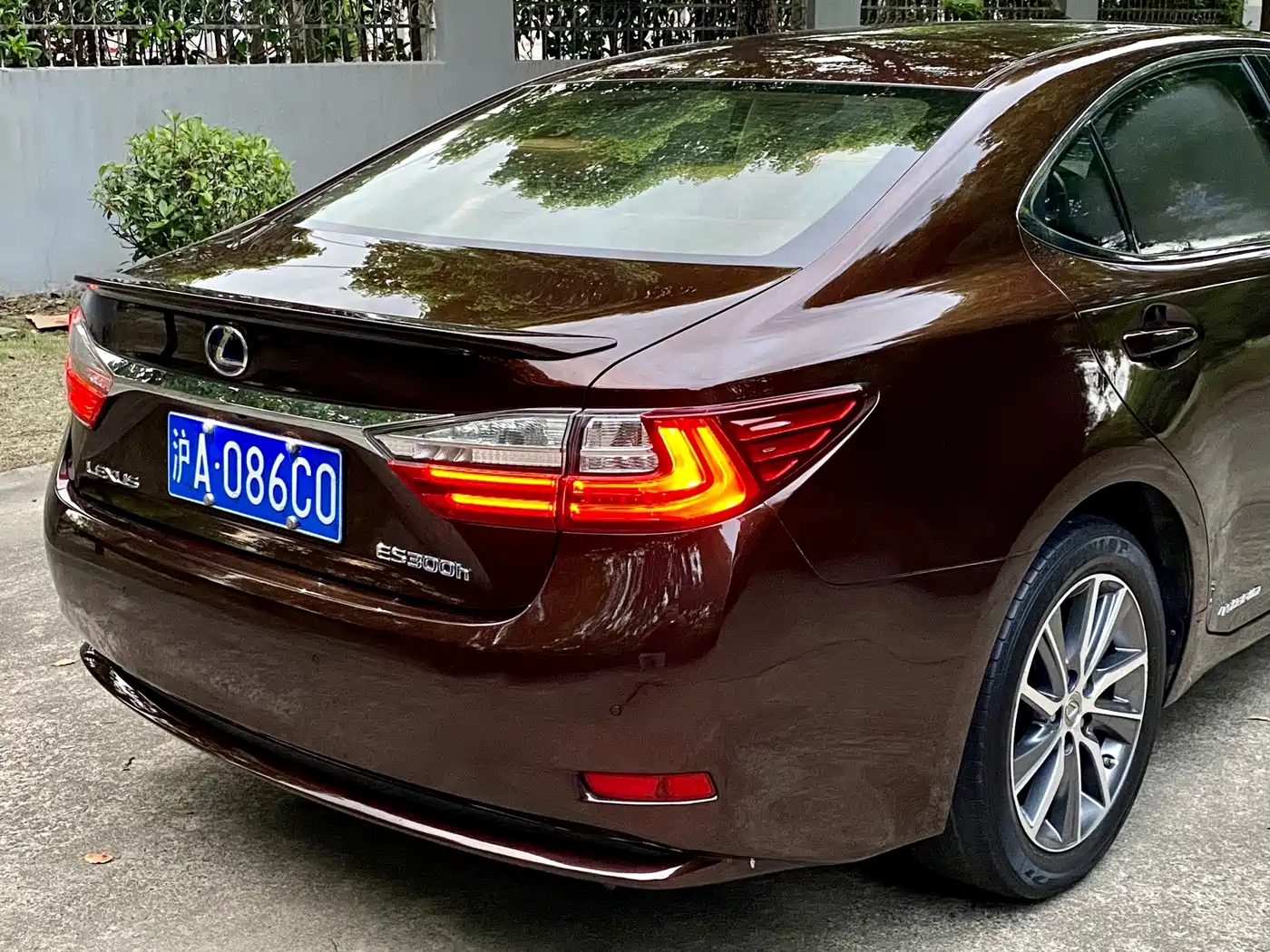 Фото 8 - Lexus ES
