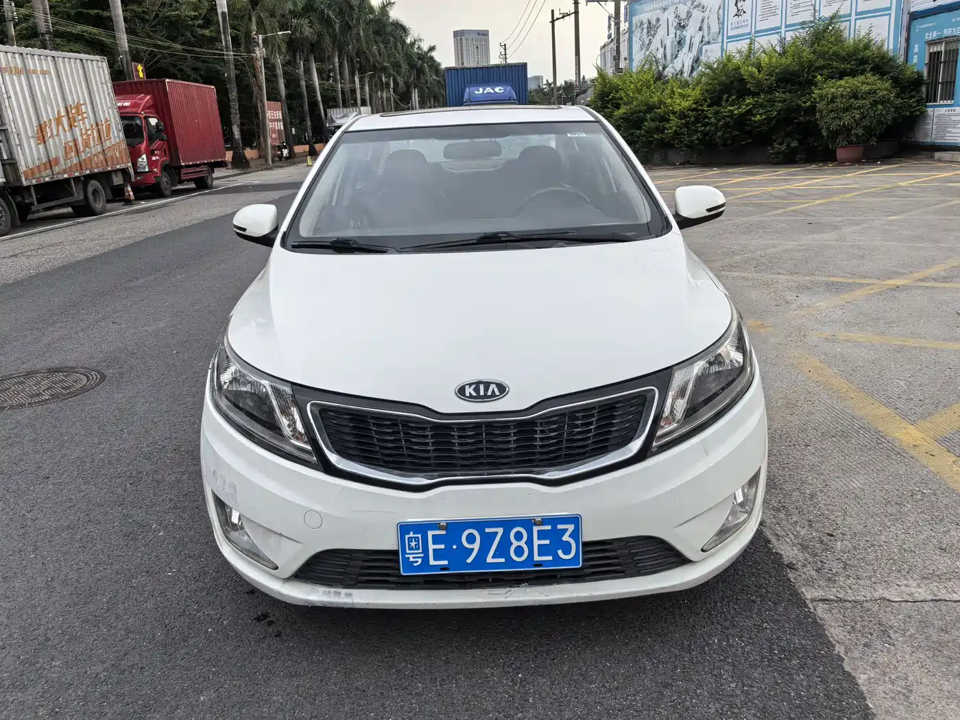 Photo 2 - Kia K2