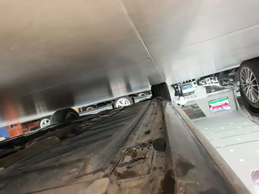 Фото 21 - Mercedes-Benz E-Class