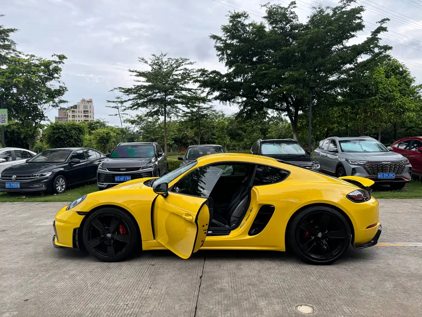PORSCHE 718