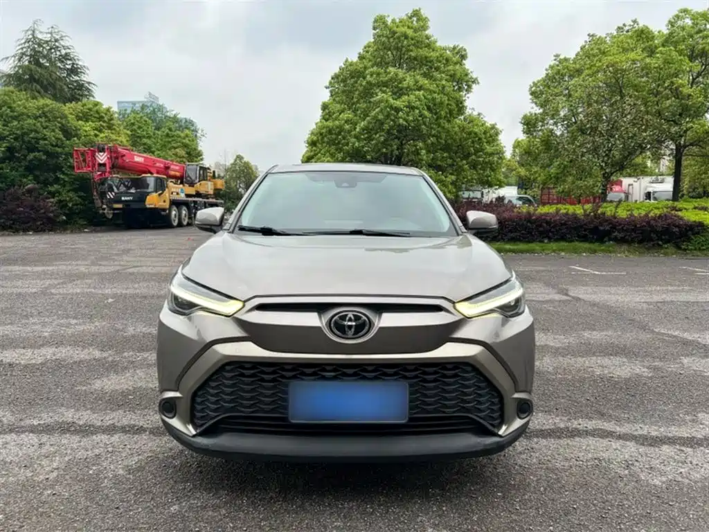 Toyota Frontlander 2022 2.0L CVT Luxury Edition фото 3