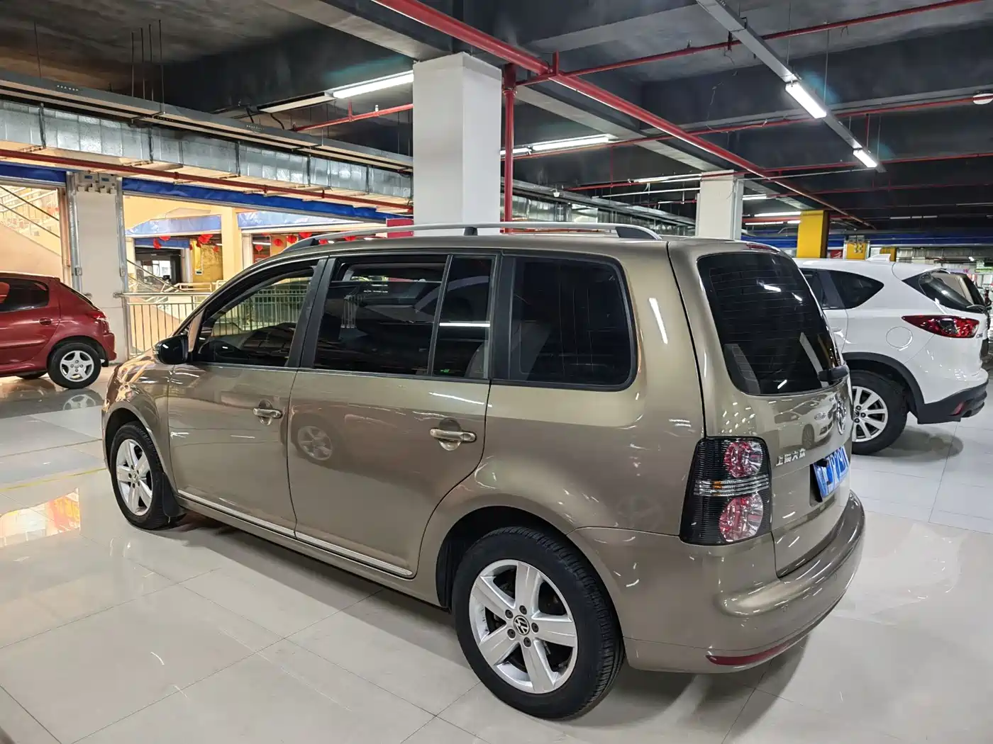 Volkswagen Touran 2015 1.4T DSG Comfort Edition 5-seater фото 9