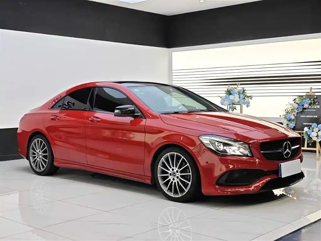 Mercedes-Benz CLA (Import) 2018 CLA 220 4MATIC фото 3