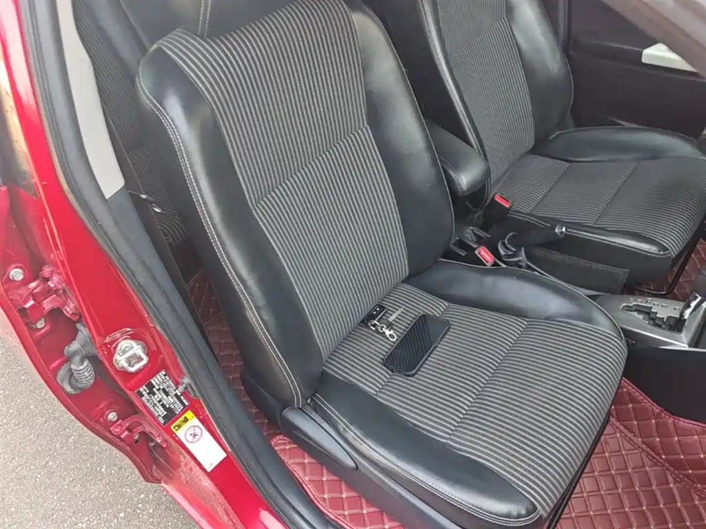 Toyota YARiS L Zhi Xuan 2015 1.5G Auto Sunroof Special Edition фото 20