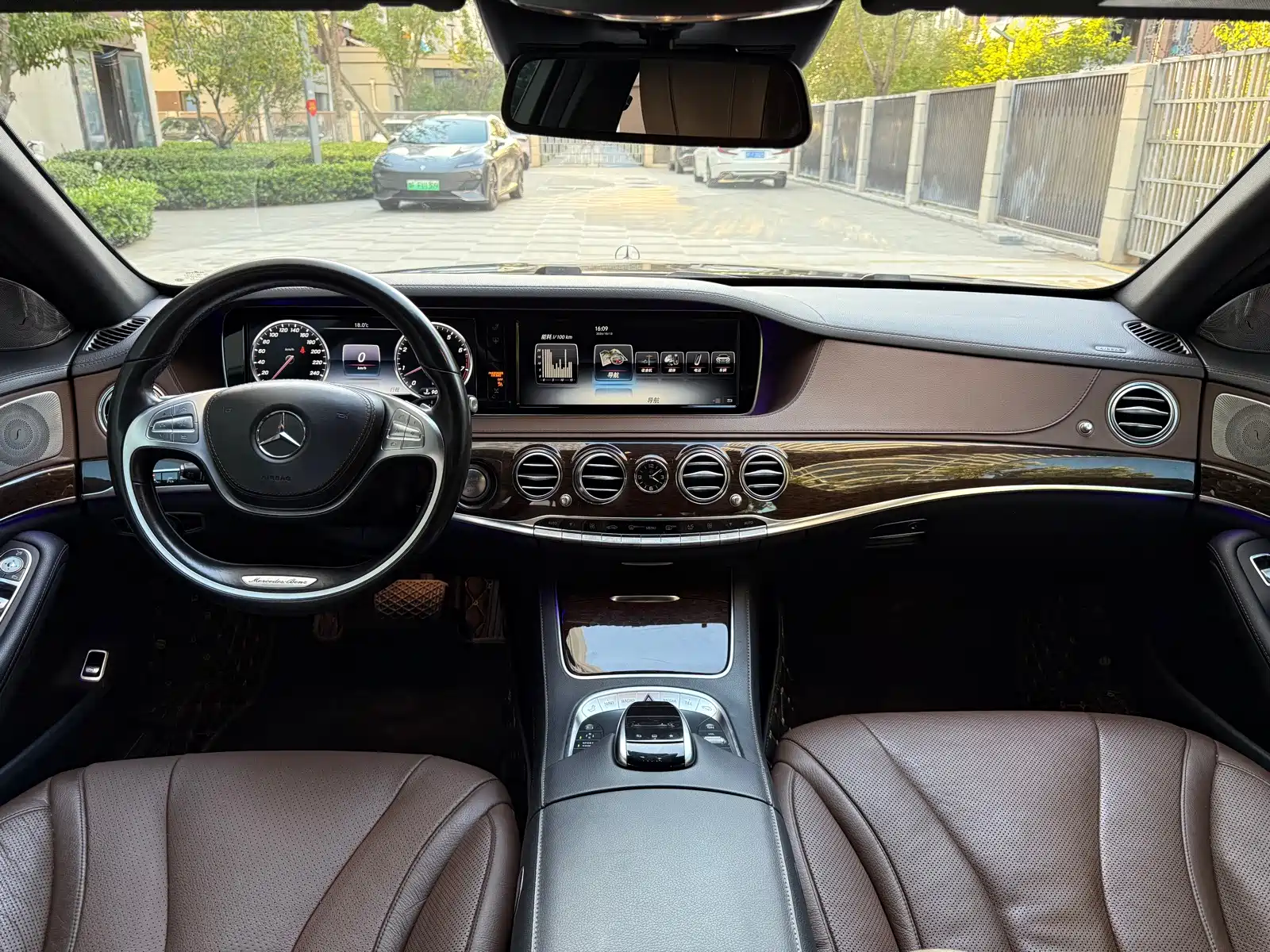 Photo 5 - Mercedes-Benz S-Class