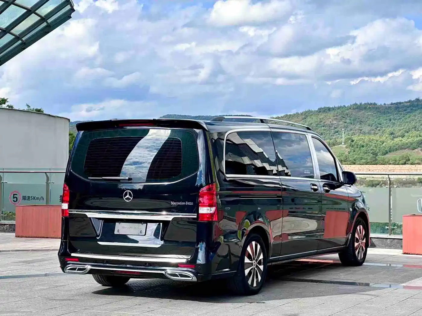 Mercedes-Benz Vito 2023 2.0T Elite 7-Seater фото 6