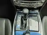 Photo 13 - Infiniti Q70