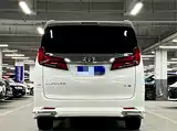 Photo 5 - Toyota Alphard