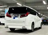 Photo 6 - Toyota Alphard