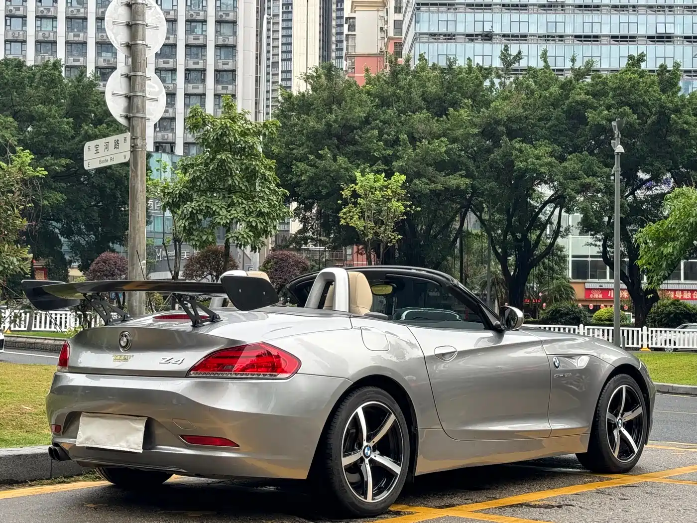 BMW Z4 2011 sDrive23i Flame Limited Edition фото 17