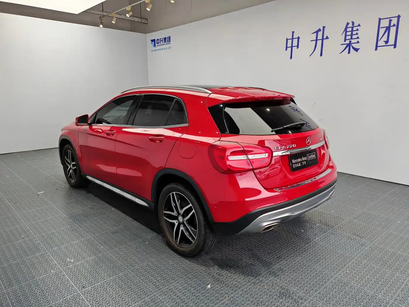 Фото 4 - Mercedes-Benz GLA