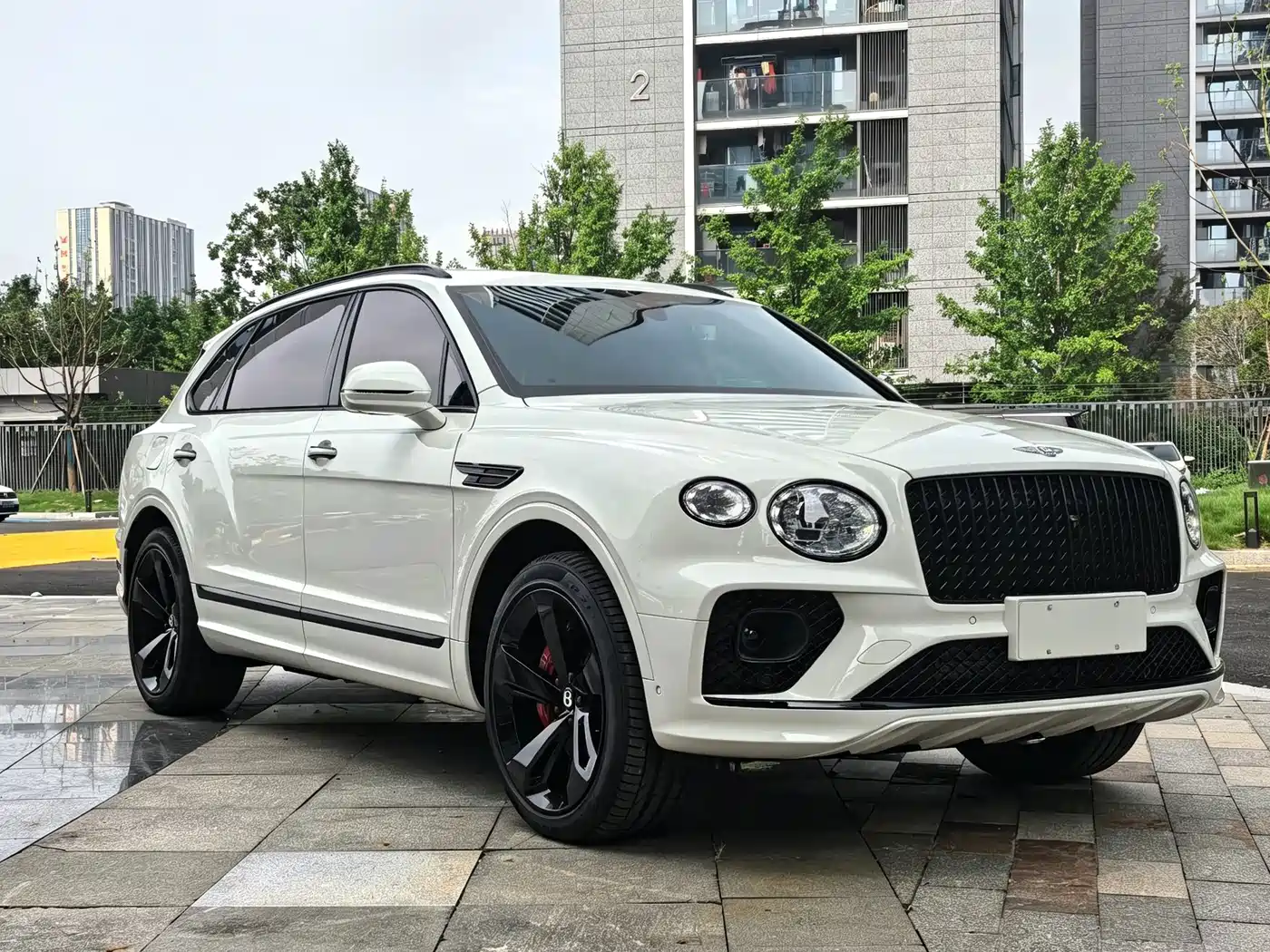 Bentley Bentayga 2024 2023 4.0T V8 Long Wheelbase Version