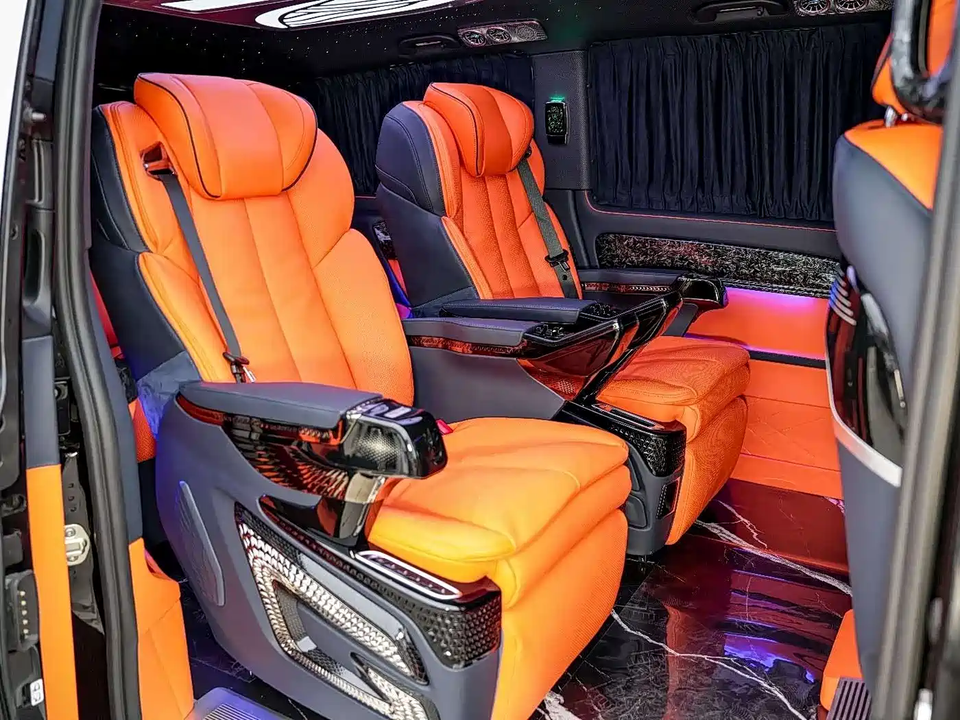 Mercedes-Benz Vito 2023 2.0T Elite 7-Seater фото 7