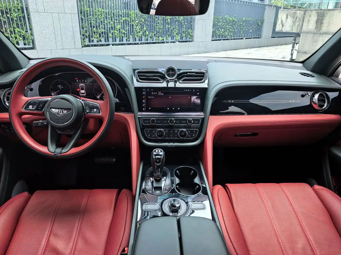Bentley Bentayga 2024 2023 4.0T V8 Long Wheelbase Version