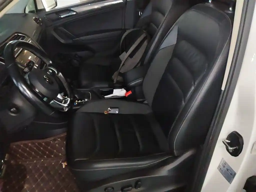Volkswagen Tiguan L 2021 330TSI Automatic 2WD R-Line Premium фото 15