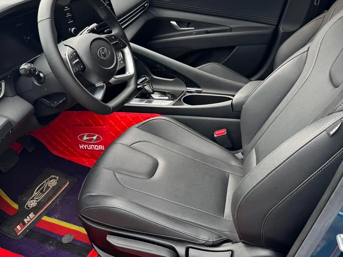 Hyundai Elantra 2021 1.5L CVT GLX Elite Edition фото 11