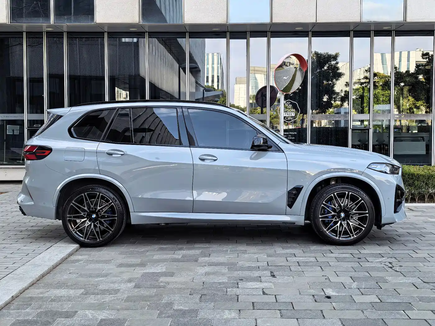 BMW X5 M 2023 Model X5 M Thunder Edition фото 5
