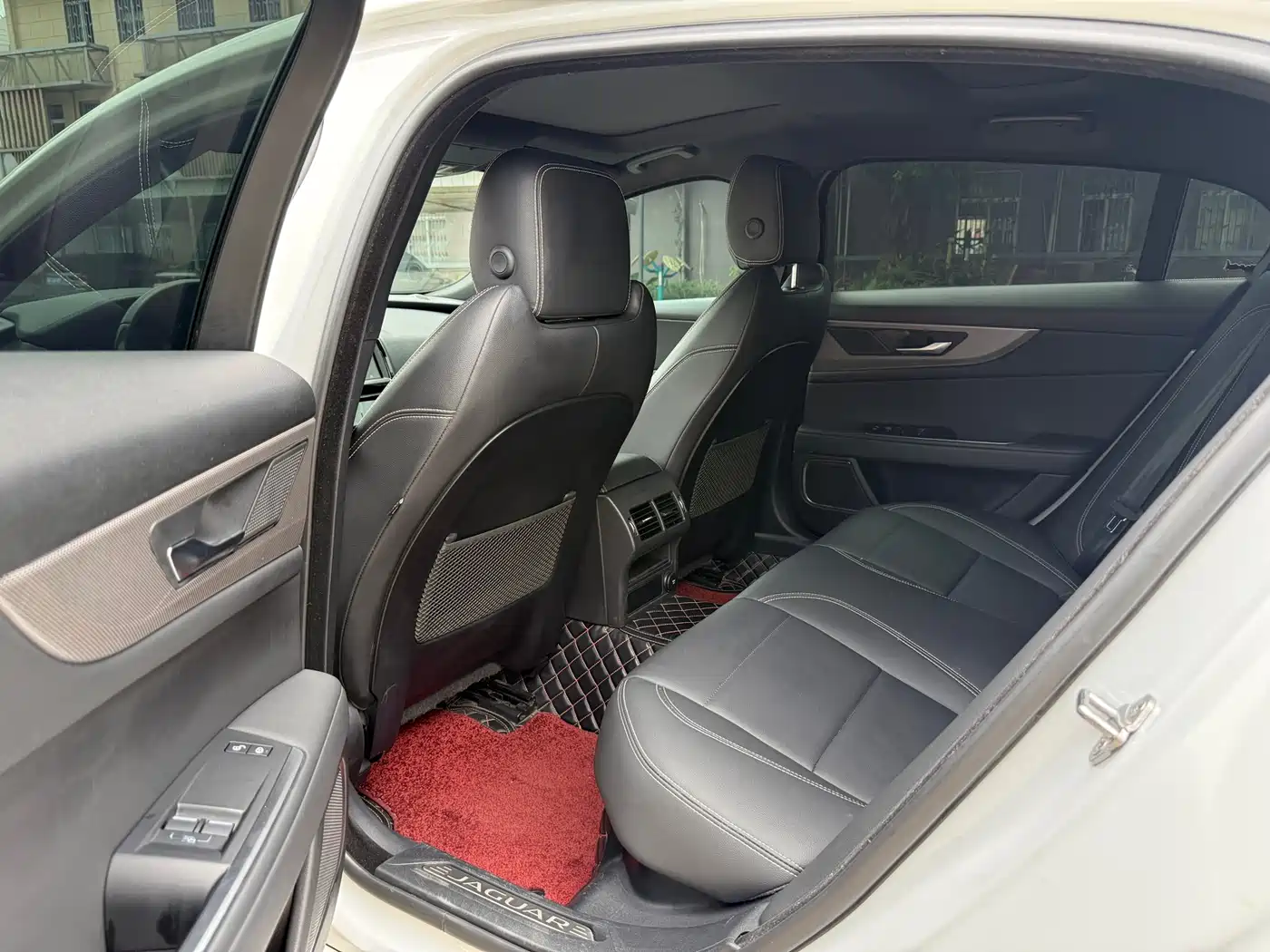 Jaguar XEL 2020 2.0T 200PS R-DYNAMIC Youth Sport Edition фото 8