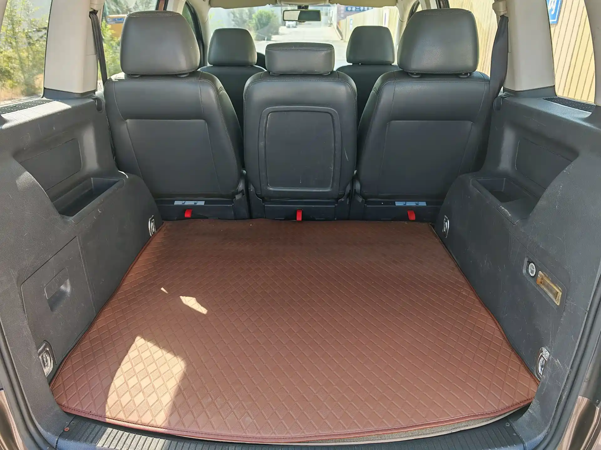 Photo 11 - Volkswagen Touran