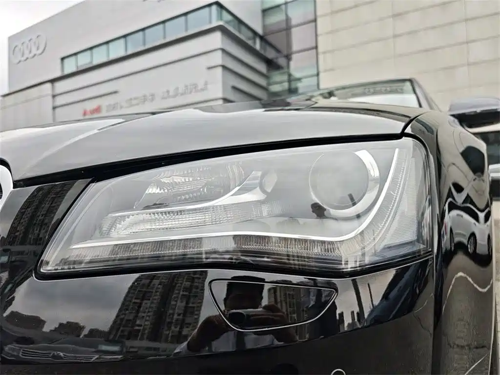 Фото 13 - Audi A8