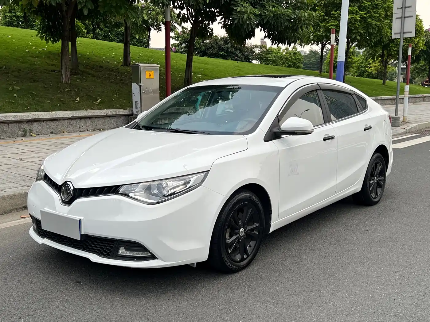 MG GT 2017 2016 Model 1.5L Automatic Premium Luxury Edition