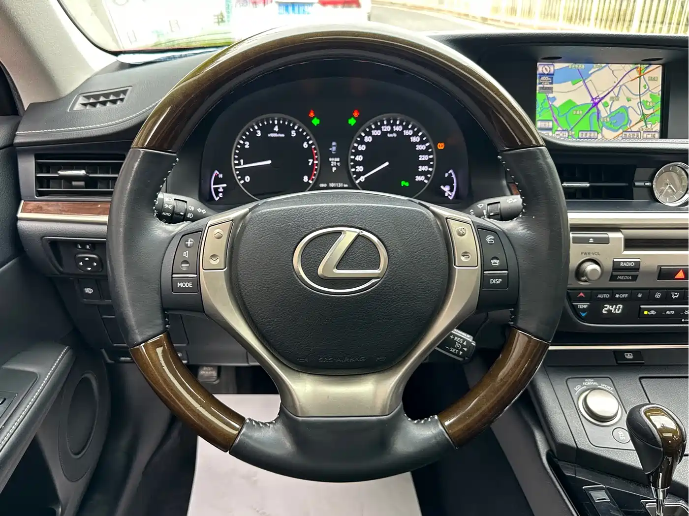 Lexus ES 2014 250 Elegance Edition фото 17