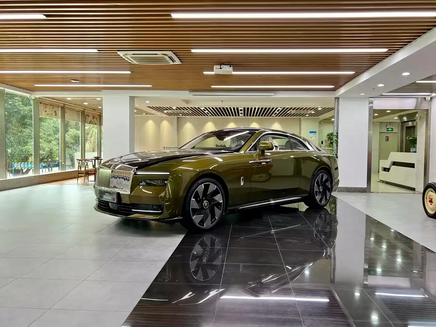 ROLLS-ROYCE CHTHONIC